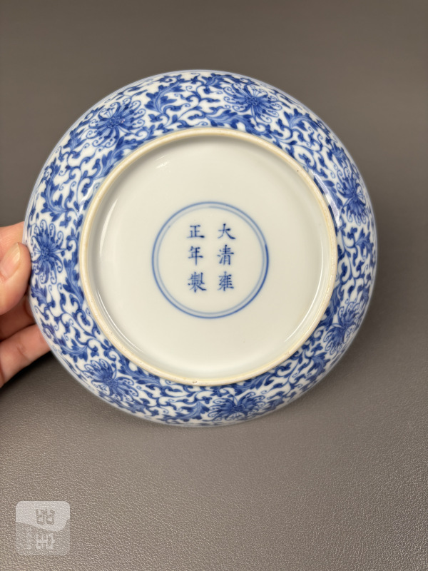 清雍正 青花缠枝西番莲纹盘 - 图9